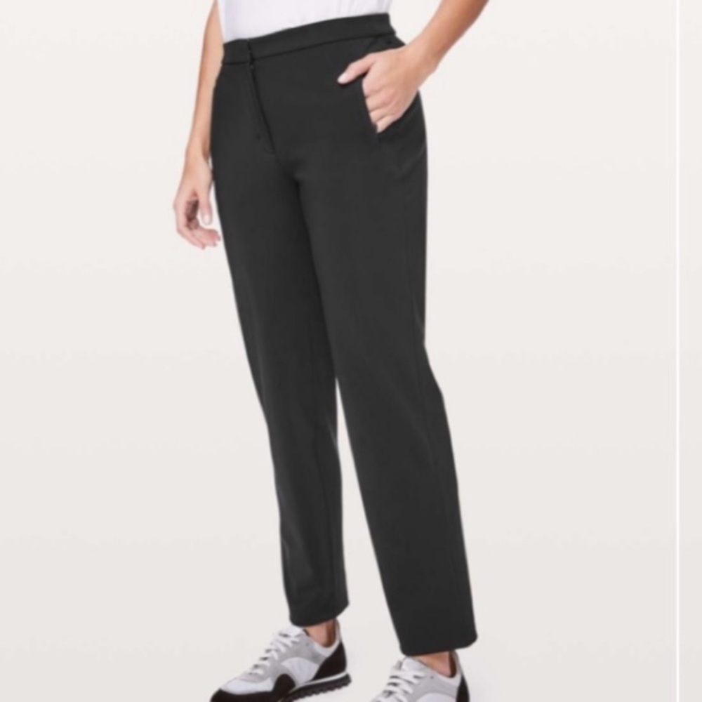 Lululemon NWT RARE Athletic Athleisure Minimalist black On the Move Pant Light - Picture 2 of 14